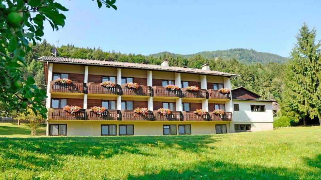 Dorfgasthof Hotel Staberhof Kellerberg Ngoại thất bức ảnh